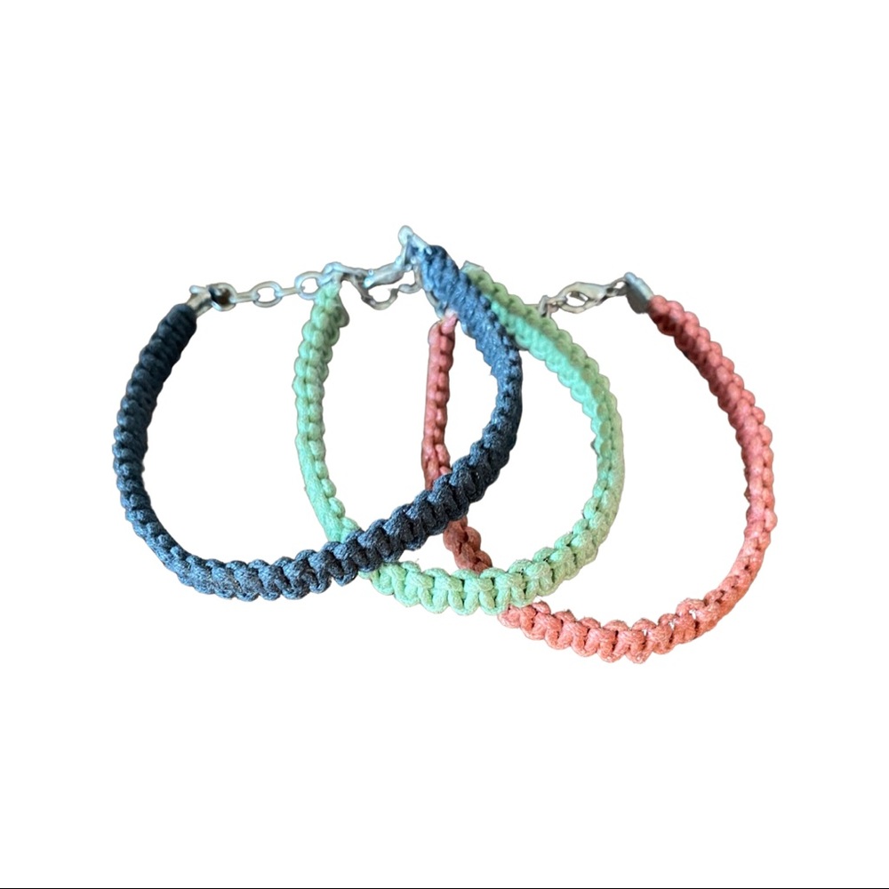 3 macrame bracelets - Picture 3 of 3